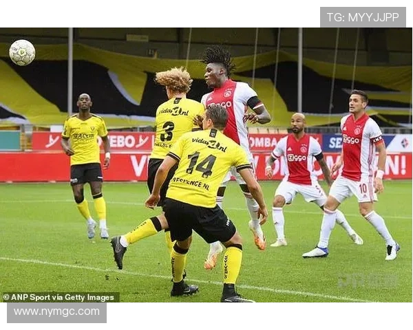 重庆足球队近期状态深度对比与分析揭示潜在发展趋势与挑战